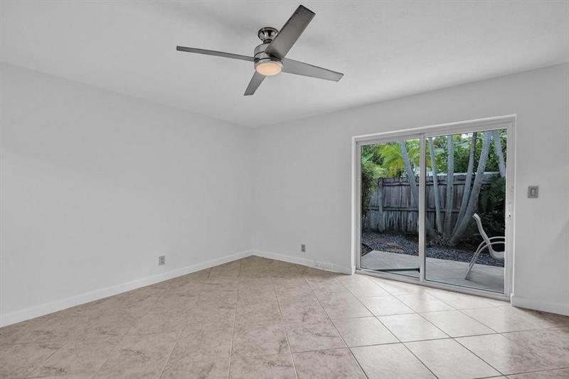 Image 6 of 31 For 1418 56th Ct  E