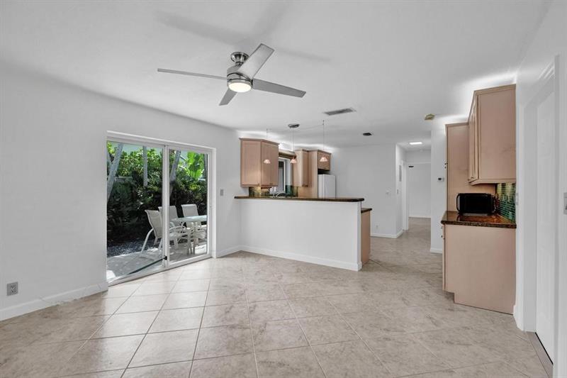 Image 7 of 31 For 1418 56th Ct  E