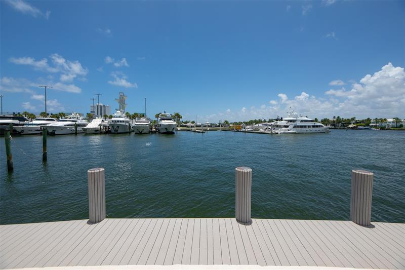 Image 36 of 51 For 1 Las Olas Circle  512