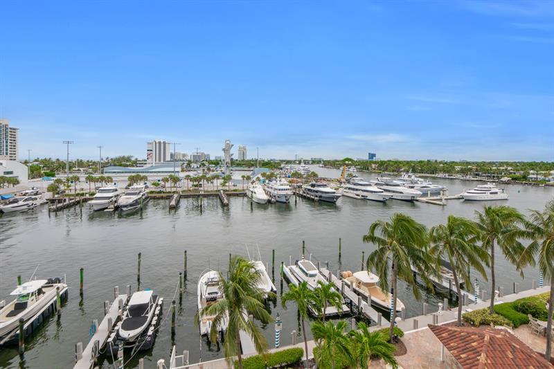 Image 43 of 51 For 1 Las Olas Circle  512