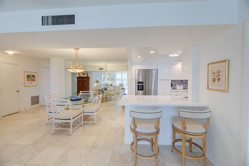 Image 9 of 51 For 1 Las Olas Circle  512