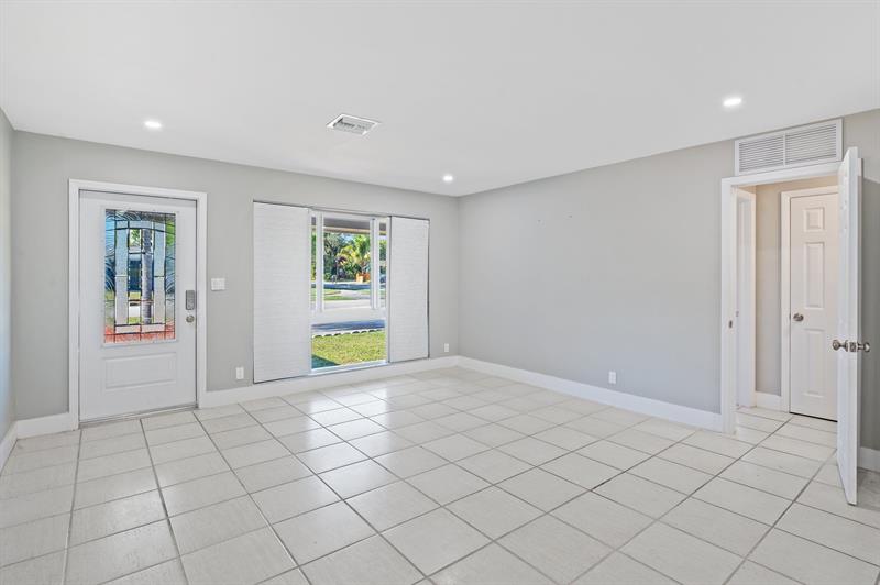 Image 12 of 45 For 1900 33rd Ave