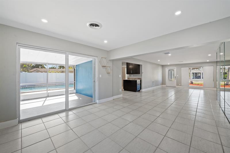 Image 15 of 45 For 1900 33rd Ave