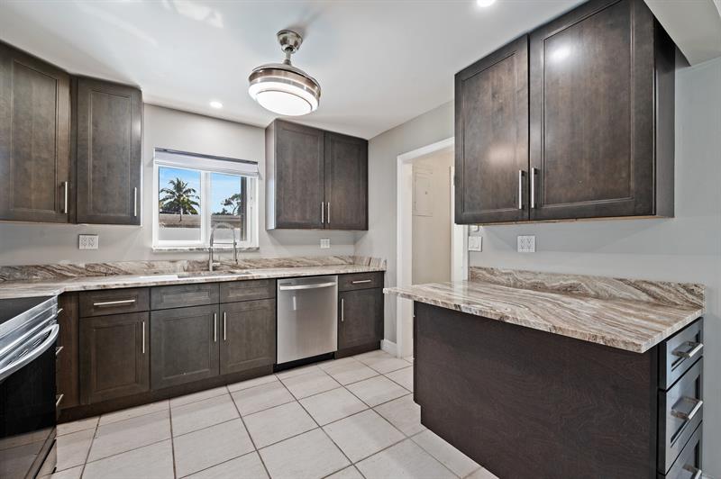 Image 16 of 45 For 1900 33rd Ave