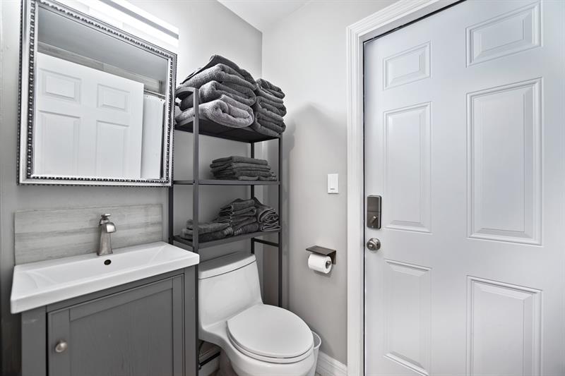 Image 19 of 45 For 1900 33rd Ave