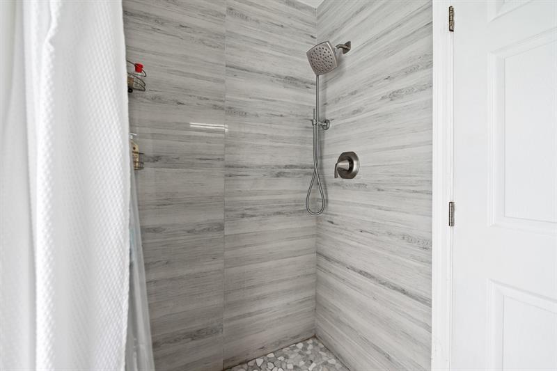 Image 21 of 45 For 1900 33rd Ave