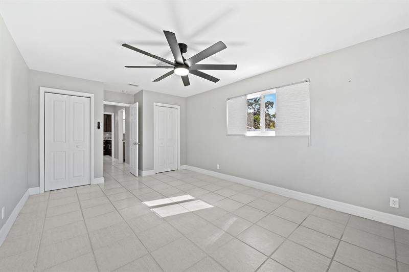 Image 24 of 45 For 1900 33rd Ave