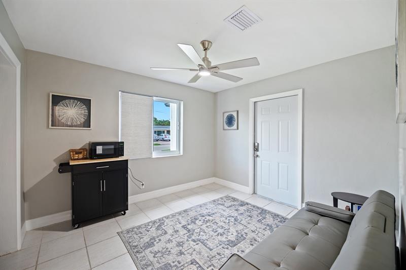 Image 25 of 45 For 1900 33rd Ave