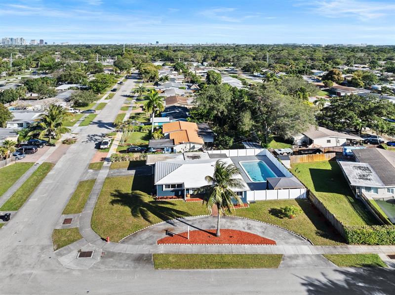 Image 3 of 45 For 1900 33rd Ave