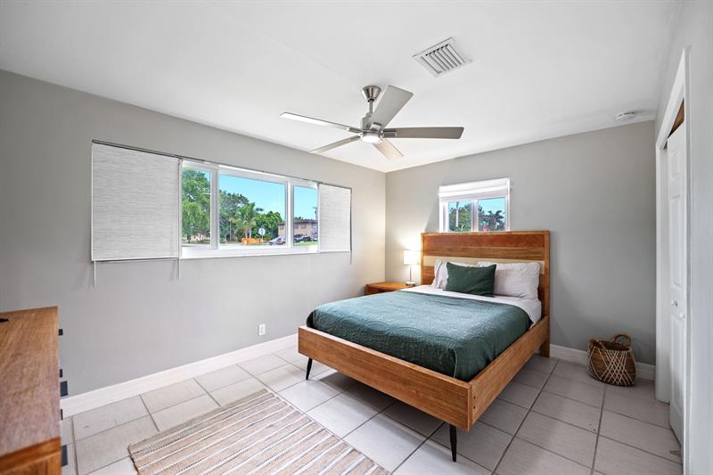 Image 30 of 45 For 1900 33rd Ave