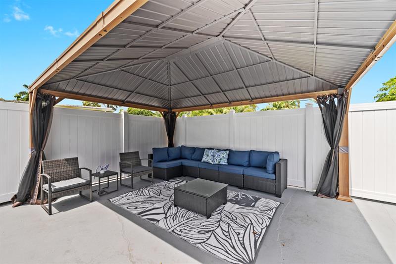 Image 32 of 45 For 1900 33rd Ave