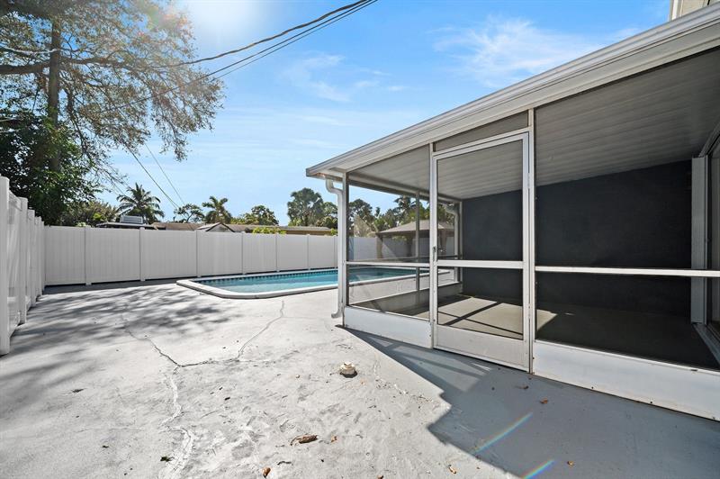 Image 34 of 45 For 1900 33rd Ave