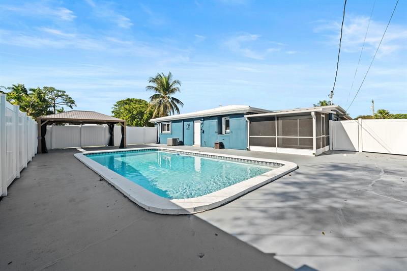 Image 36 of 45 For 1900 33rd Ave