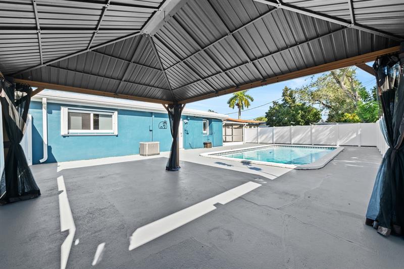 Image 37 of 45 For 1900 33rd Ave