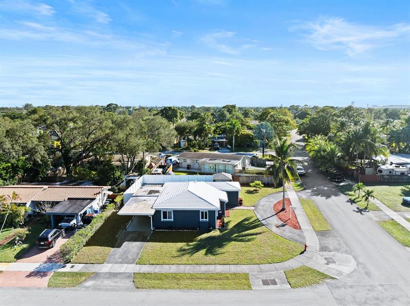 Image 8 of 45 For 1900 33rd Ave