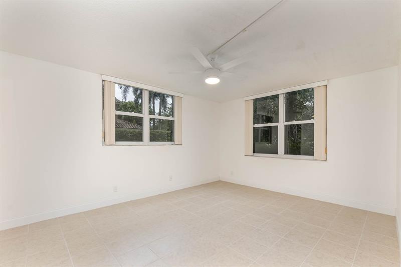 Image 11 of 19 For 3150 Rolling Hills Cir  110