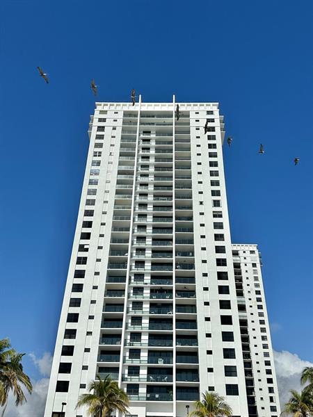 Image 15 of 45 For 2401 Ocean Drive  707