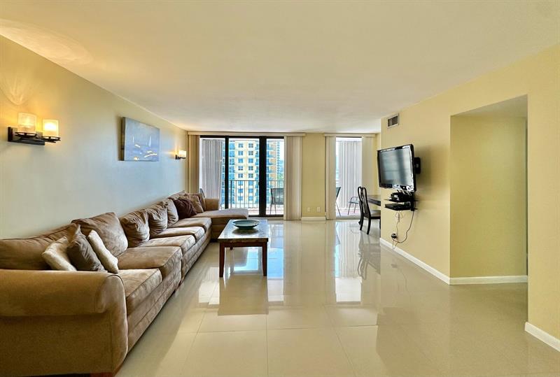 Image 22 of 45 For 2401 Ocean Drive  707