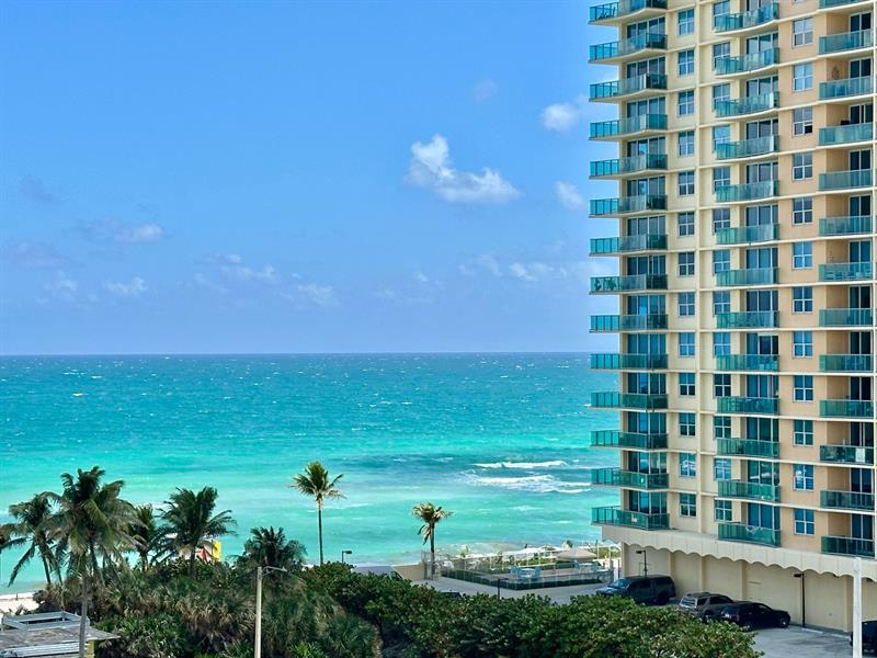 Image 25 of 45 For 2401 Ocean Drive  707