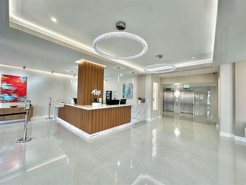 Image 3 of 45 For 2401 Ocean Drive  707