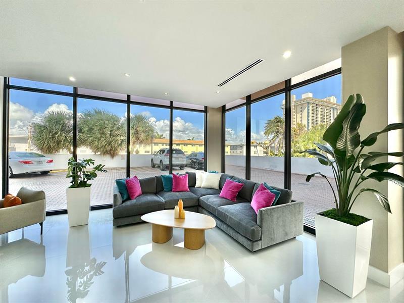 Image 6 of 45 For 2401 Ocean Drive  707
