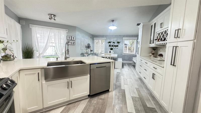 Image 4 of 23 For 6471 41st Ter