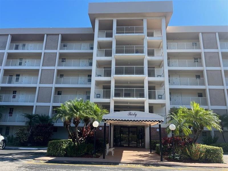 Image 15 of 18 For 2851 Palm Aire Dr  109