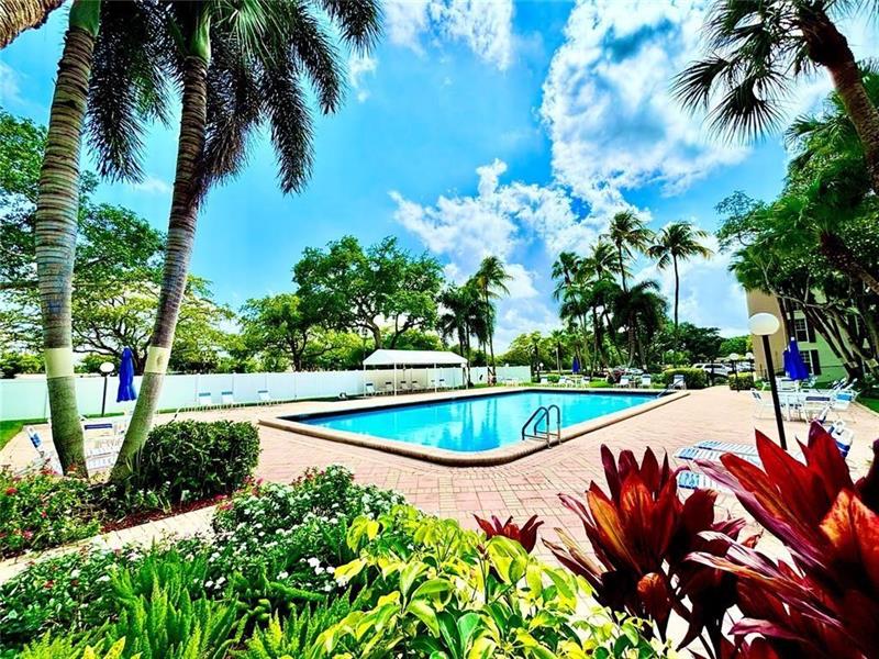 Image 16 of 18 For 2851 Palm Aire Dr  109
