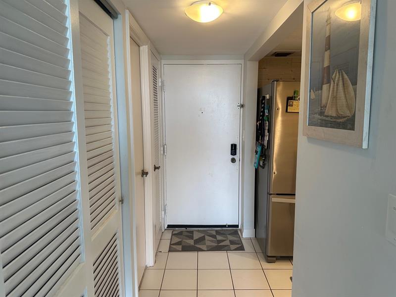 Image 10 of 35 For 1009 Ocean Blvd  407