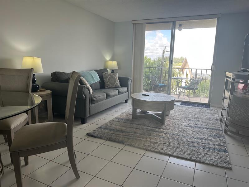 Image 11 of 35 For 1009 Ocean Blvd  407