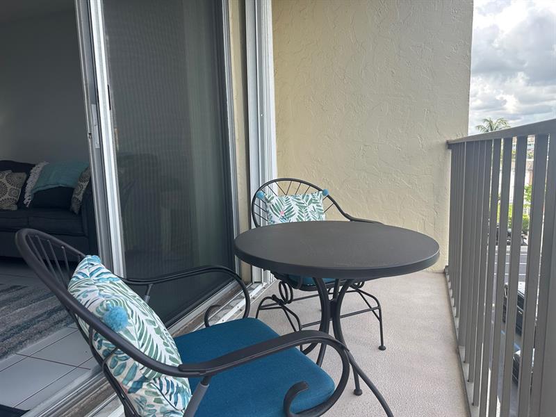 Image 14 of 35 For 1009 Ocean Blvd  407