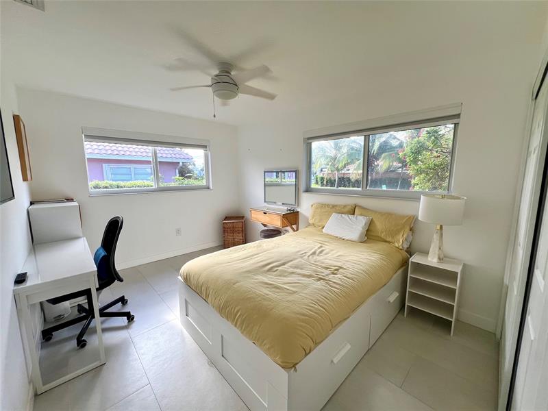 Image 16 of 35 For 1433 5th Ct  