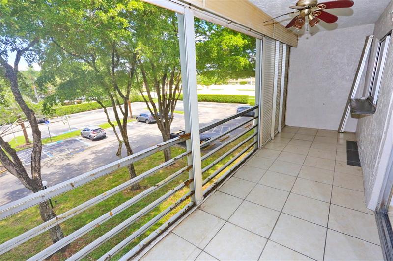 Image 11 of 30 For 9151 Lime Bay Blvd  310