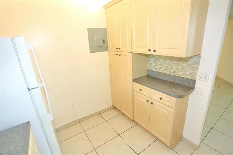 Image 17 of 30 For 9151 Lime Bay Blvd  310