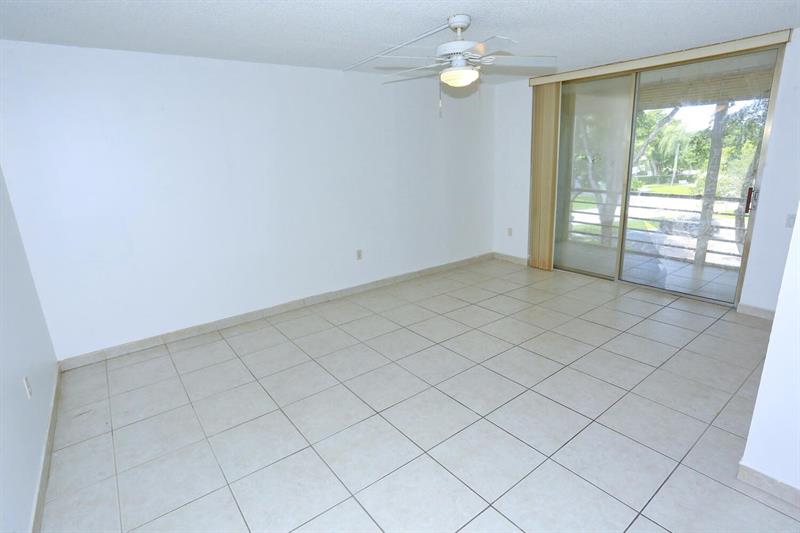 Image 8 of 30 For 9151 Lime Bay Blvd  310