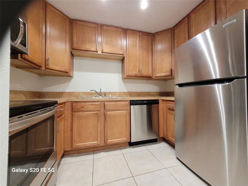 Image 5 of 15 For 10880 Royal Palm Blvd  10880