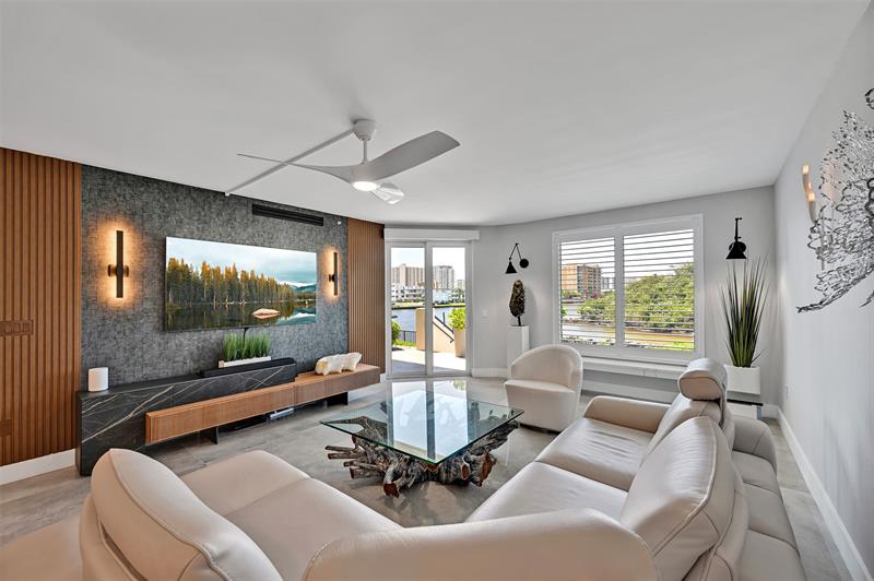 Image 10 of 52 For 2880 14th Street Cswy  108
