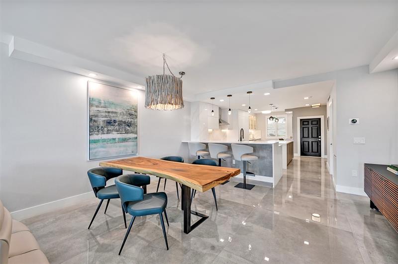 Image 13 of 52 For 2880 14th Street Cswy  108