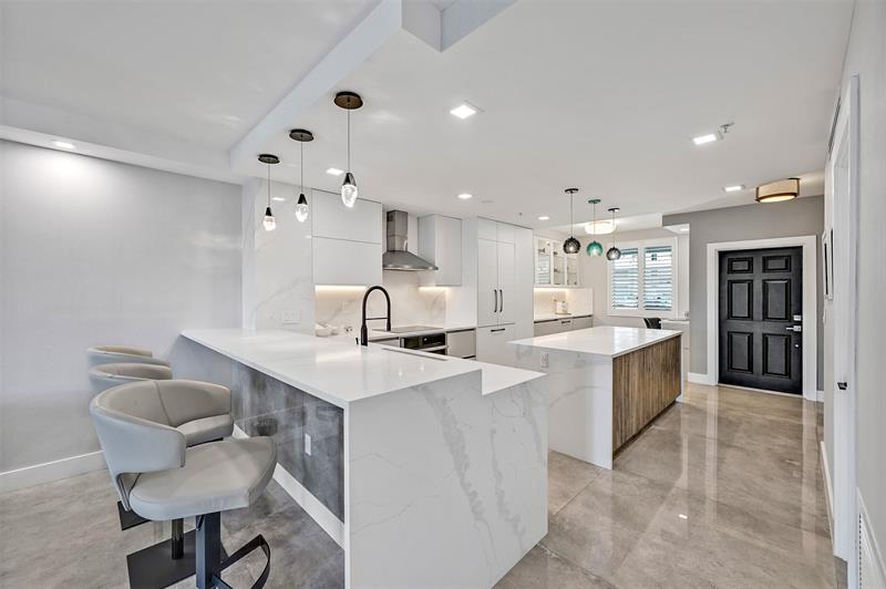 Image 19 of 52 For 2880 14th Street Cswy  108