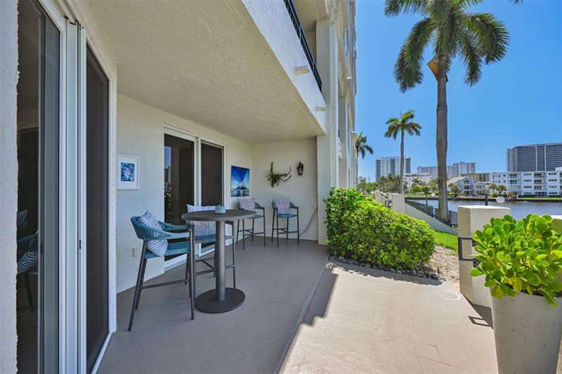 Image 20 of 52 For 2880 14th Street Cswy  108
