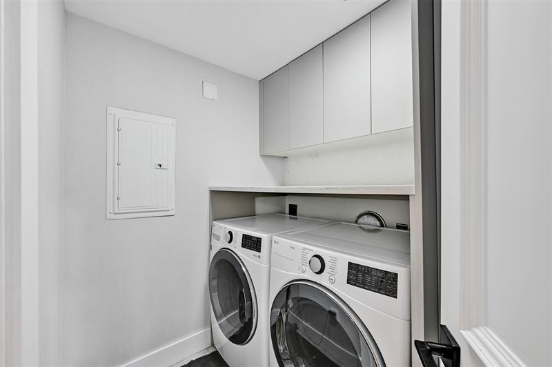 Image 48 of 52 For 2880 14th Street Cswy  108