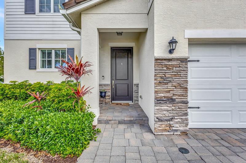 Image 46 of 80 For 92 Palmetto Ln