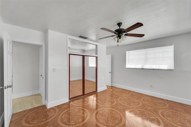 Image 13 of 25 For 7251 Grandview Blvd