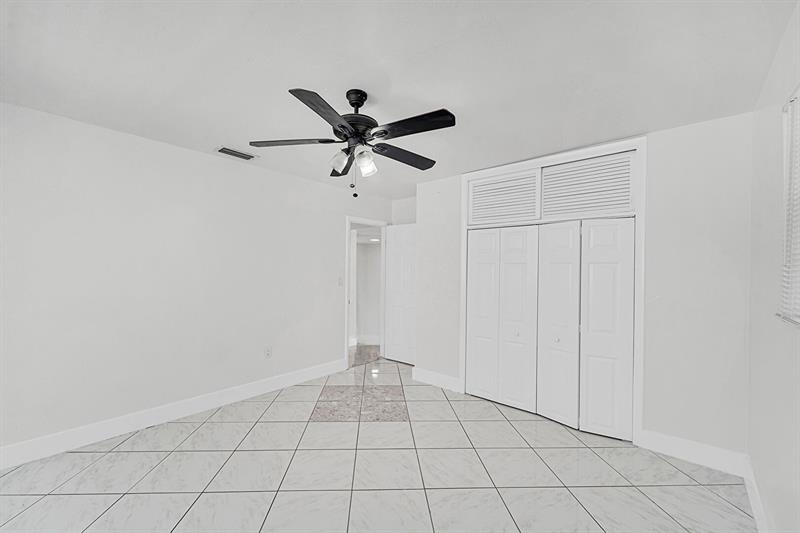 Image 22 of 25 For 7251 Grandview Blvd