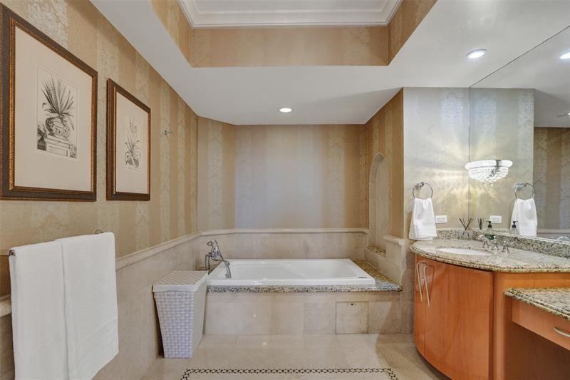 Image 27 of 65 For 17875 Collins Ave  3103
