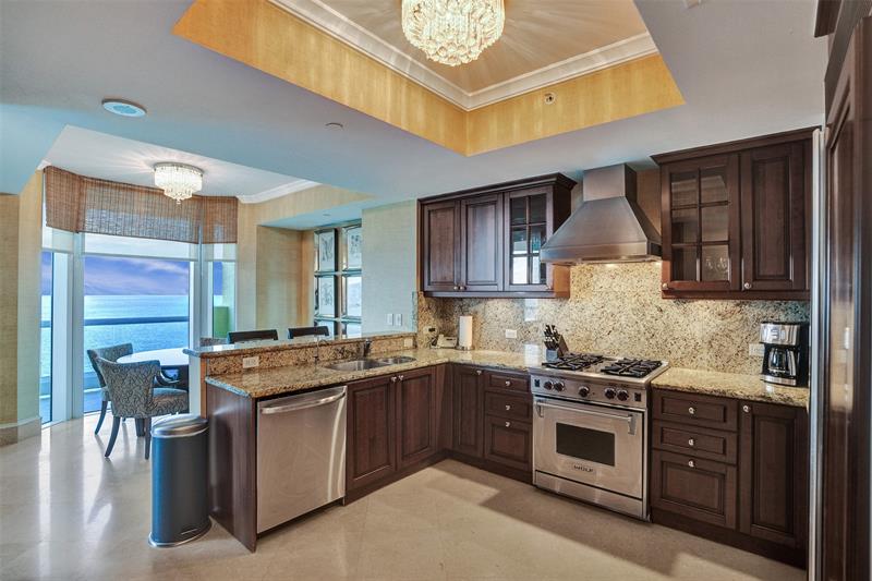Image 7 of 65 For 17875 Collins Ave  3103