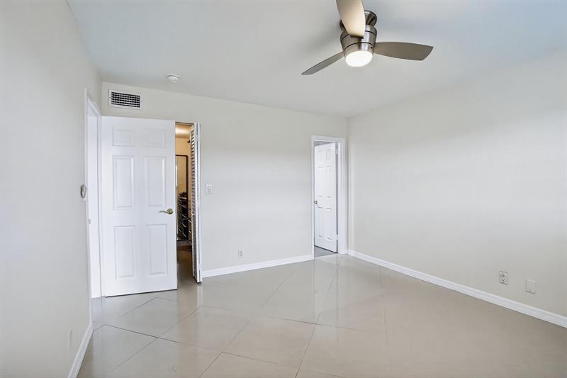 Image 12 of 38 For 5321 24th Ter  504a