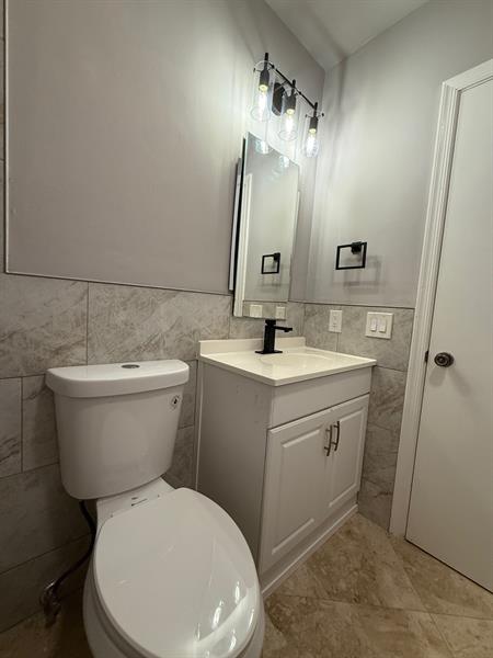 Image 21 of 24 For 5700 22nd Way  328