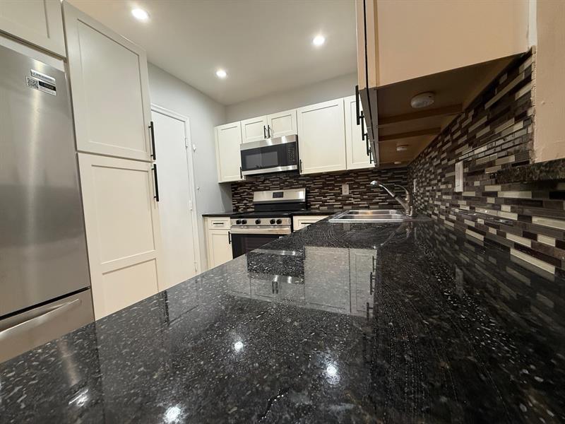 Image 4 of 19 For 5700 22nd Way  328