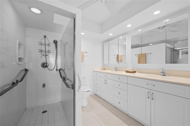 Image 22 of 26 For 4300 Ocean Blvd  Ph J